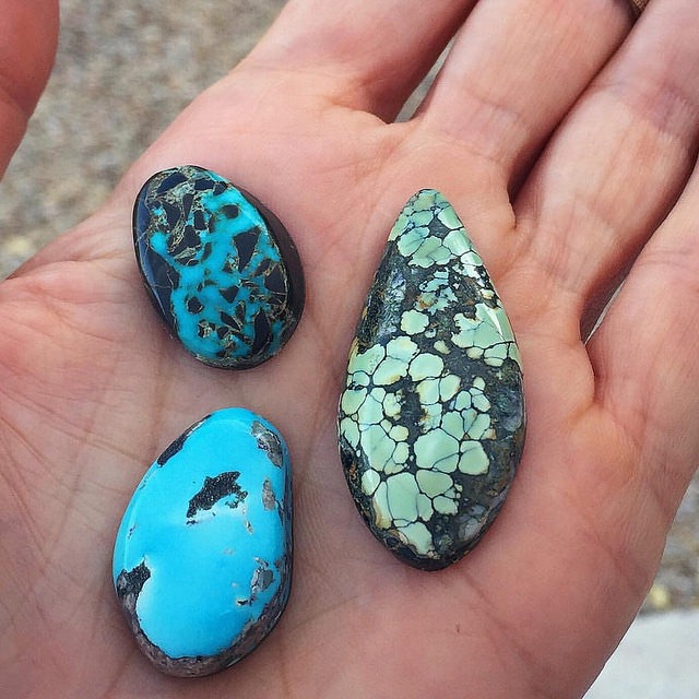turquoise cabochon stones